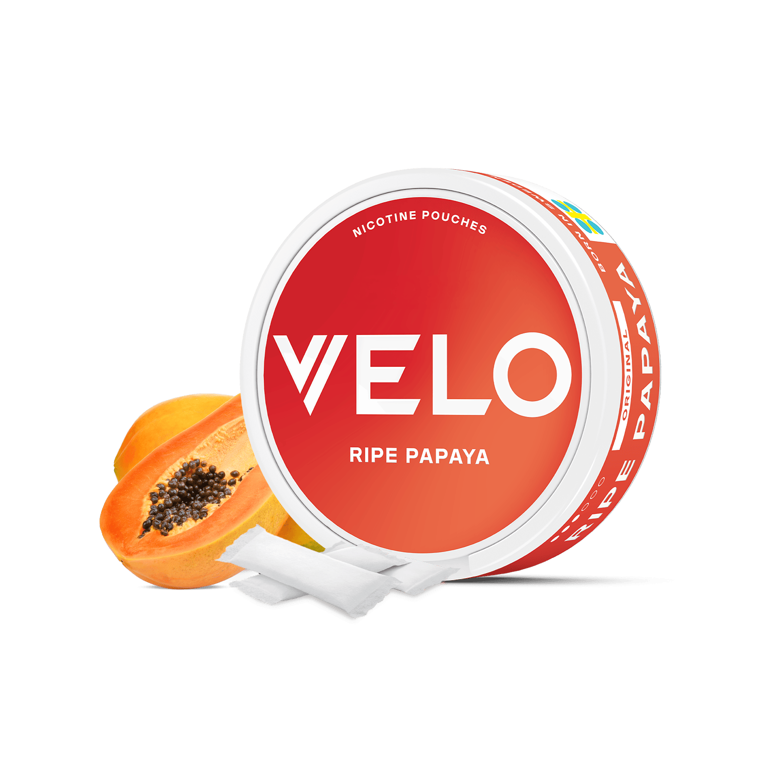 Delante se muestra un envase redondo rojo y blanco de VELO Ripe Papaya con bolsitas de nicotina afrutadas. Detrás del envase hay una papaya madura cortada en rodajas sobre un fondo blanco.